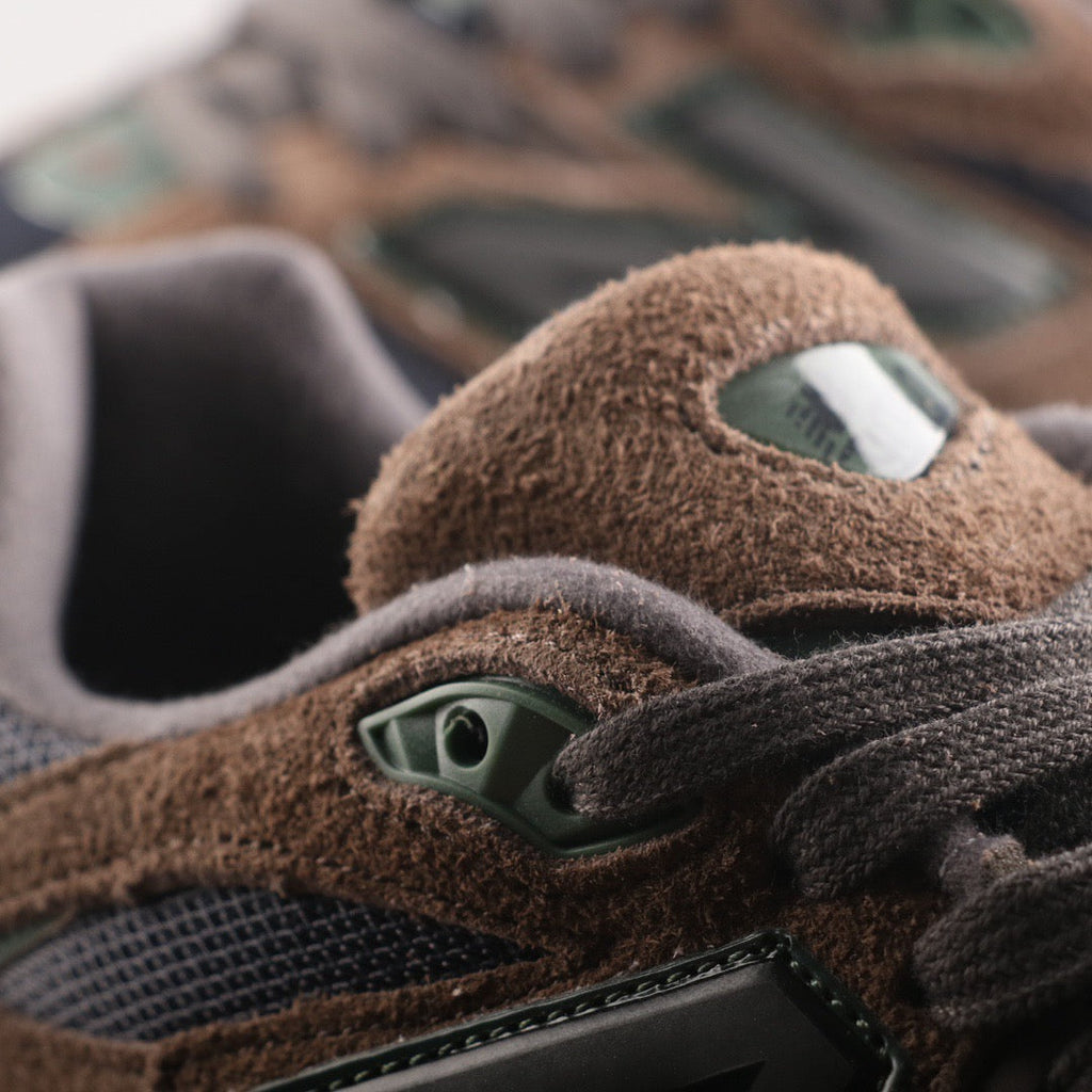 New Balance 9060 Beef and Broccoli