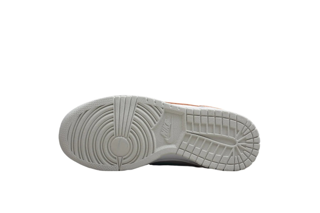Nike Dunk Low SB Grey / Crimson Bliss
