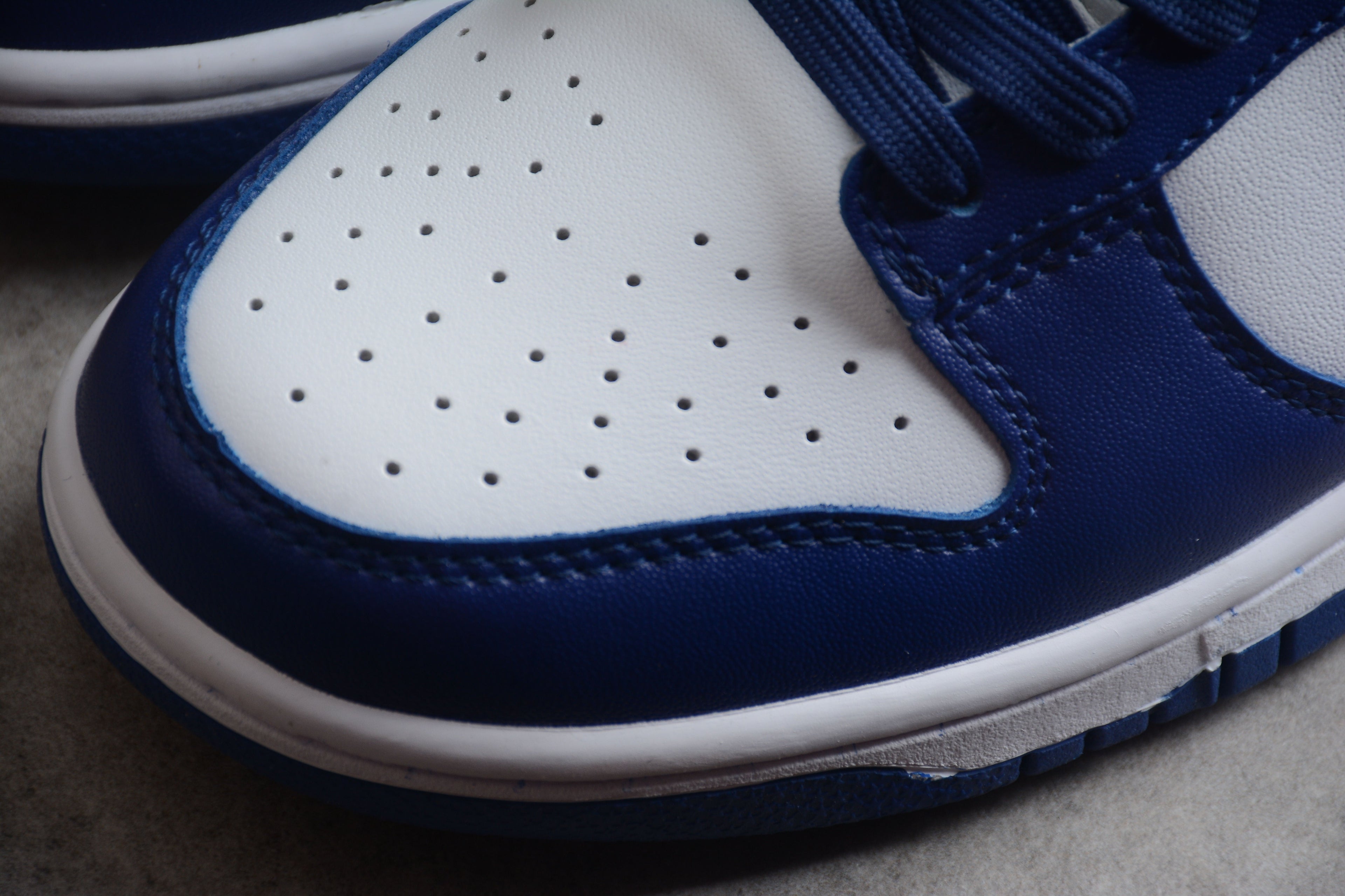 Nike Dunk Low SB Dark Blue / Red