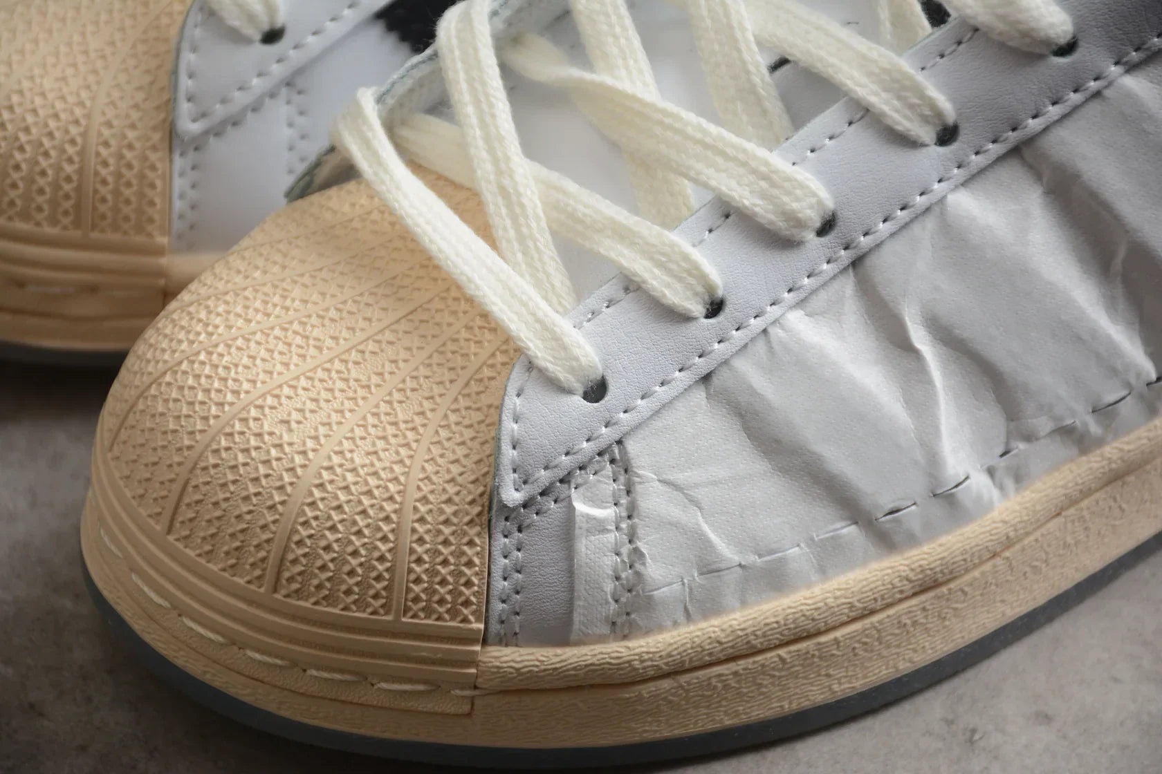 Adidas Superstar White / Beige