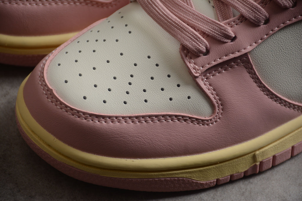 Nike Dunk Low  SB Oxford Pink