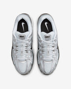 Nike P-6000 Metallic Platinum / Black