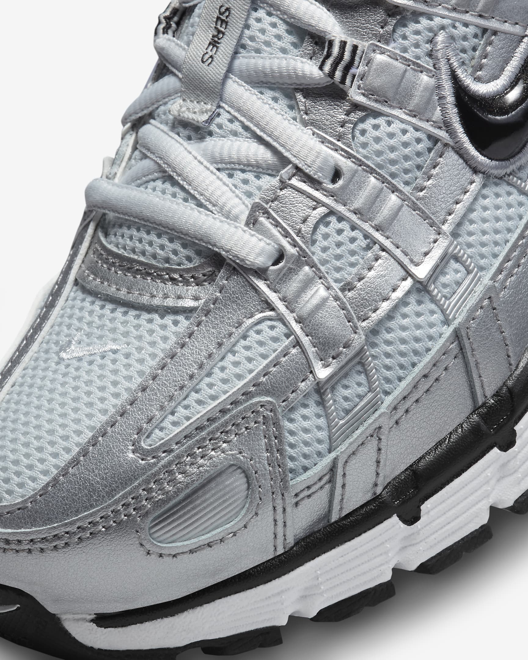Nike P-6000 Metallic Platinum / Black