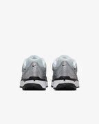 Nike P-6000 Metallic Platinum / Black