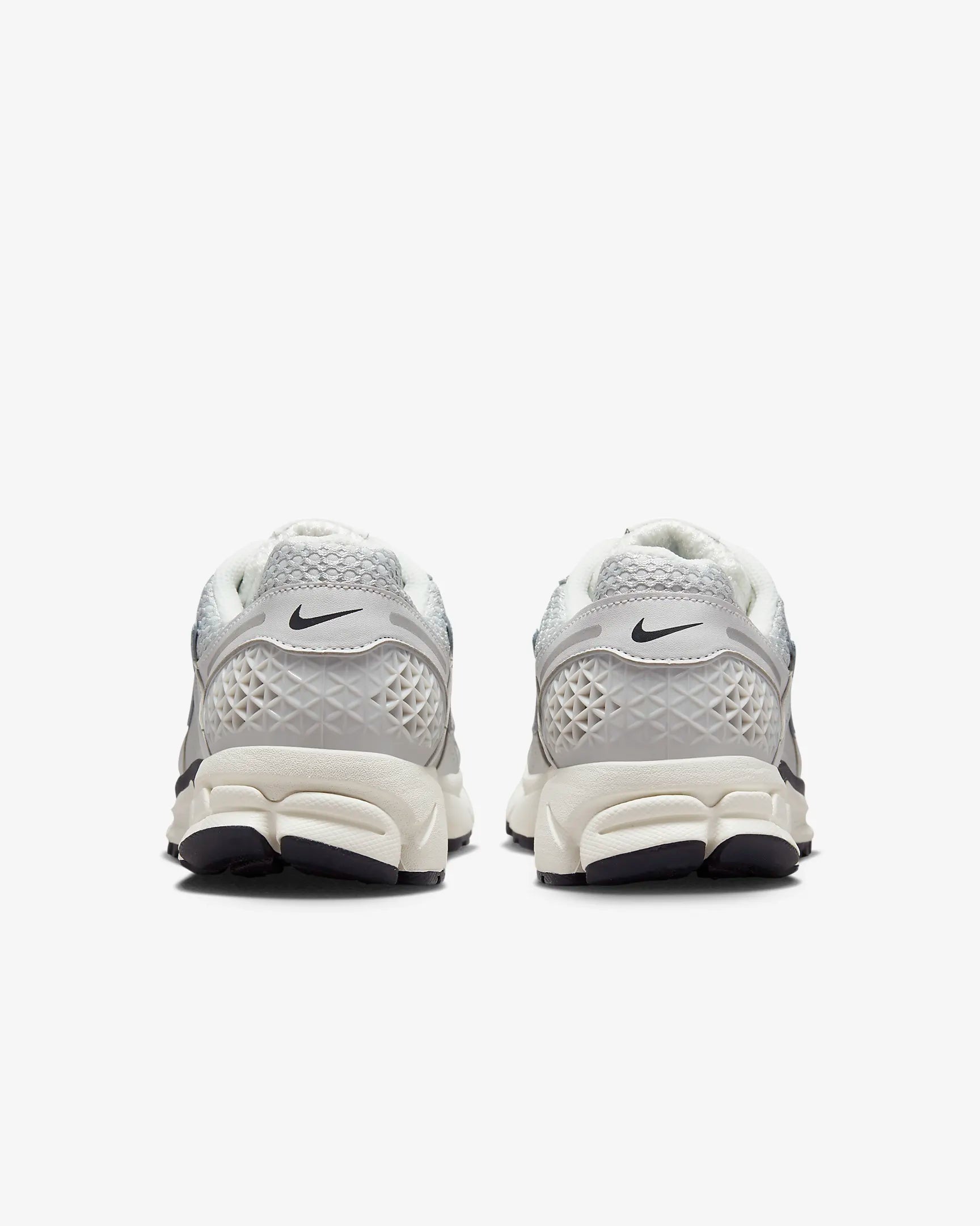 Nike Sportswear ZOOM VOMERO 5 Metallic Platinum