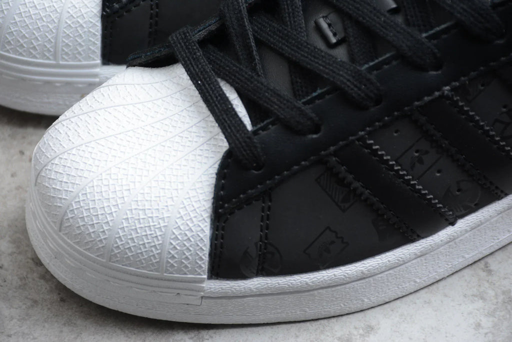 Adidas Superstar Black / White