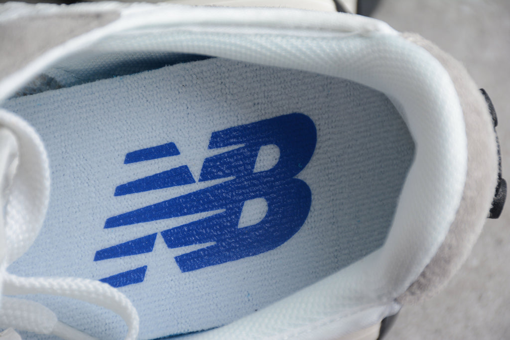 New Balance 327 Grey