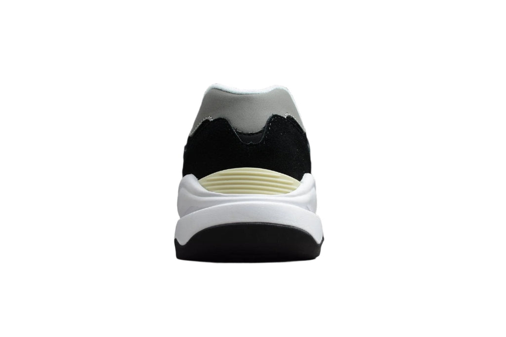 New Balance 5740 White / Black