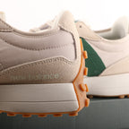 New Balance 327 Moonbeam