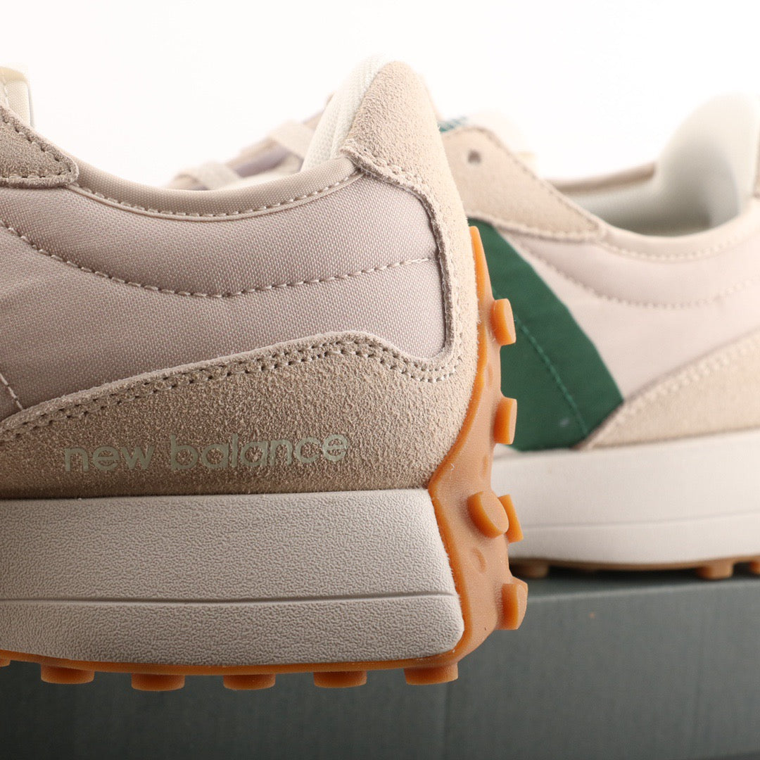 New Balance 327 Moonbeam