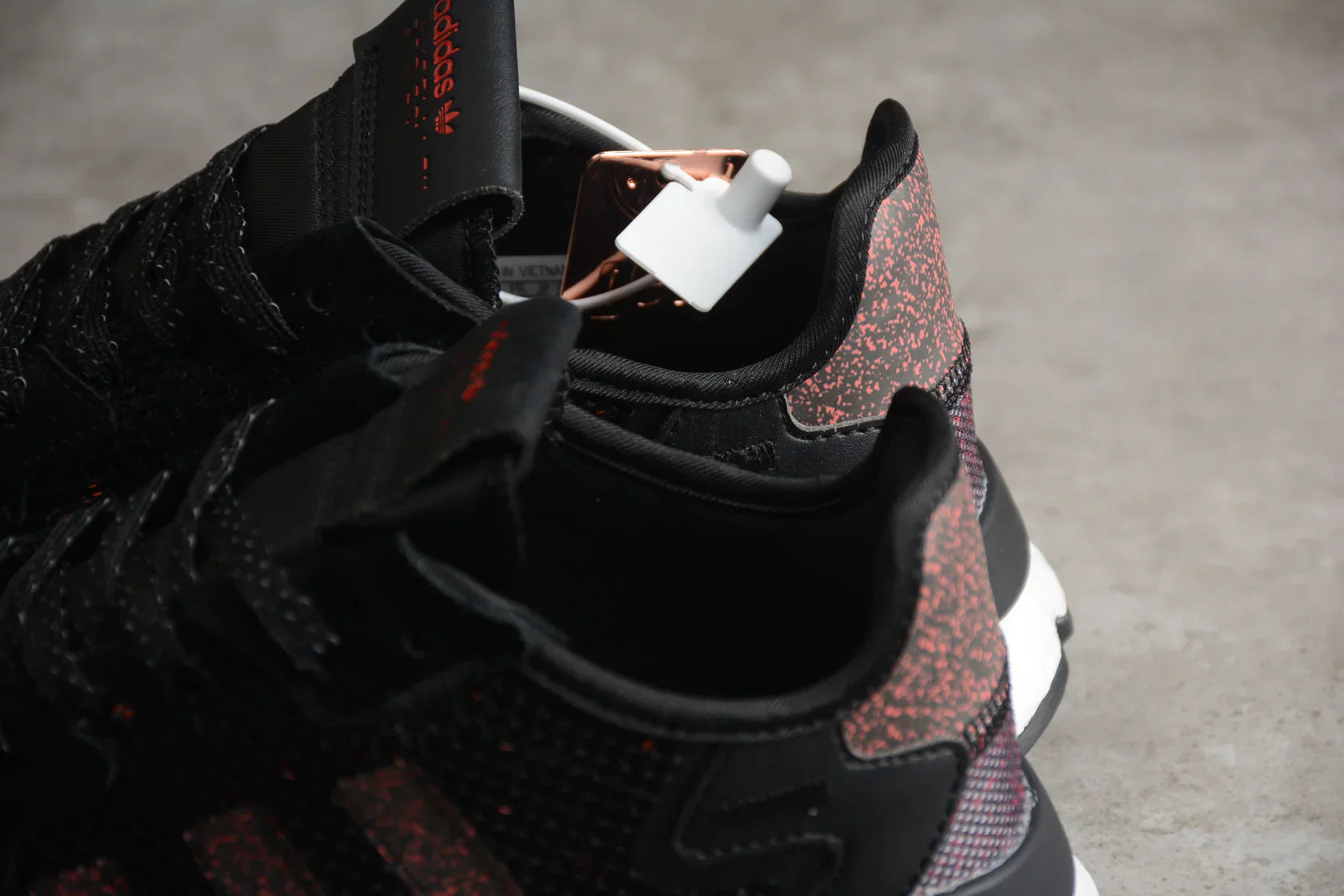 Adidas Jogger Boost Black / Red Speckle