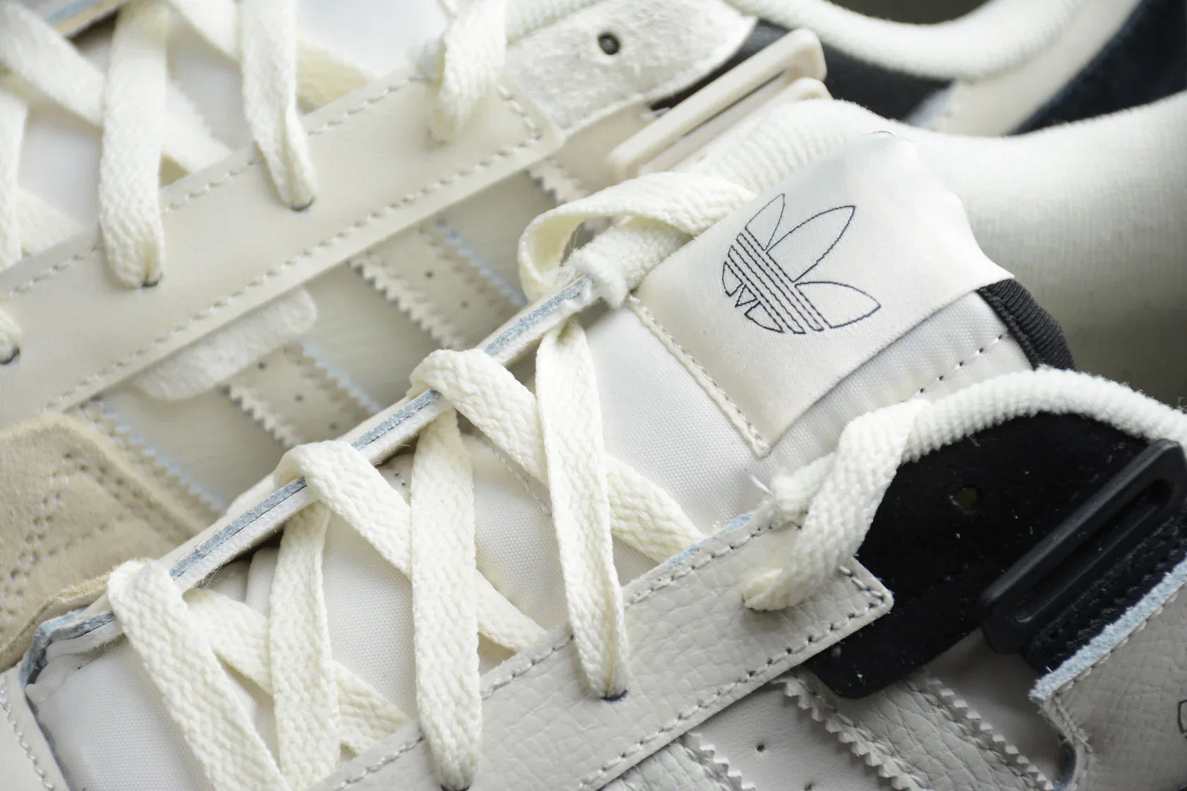 Adidas Forum Light Beige / Black
