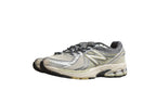 New Balance 860 Silver