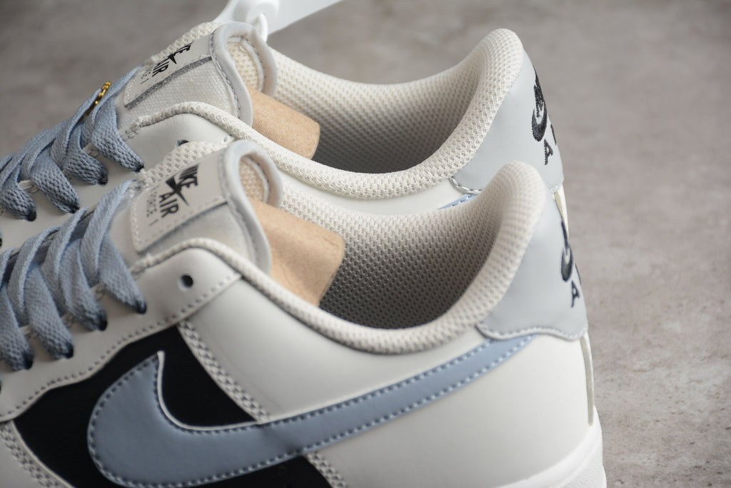 Nike Air Force One White / Black / Light Blue