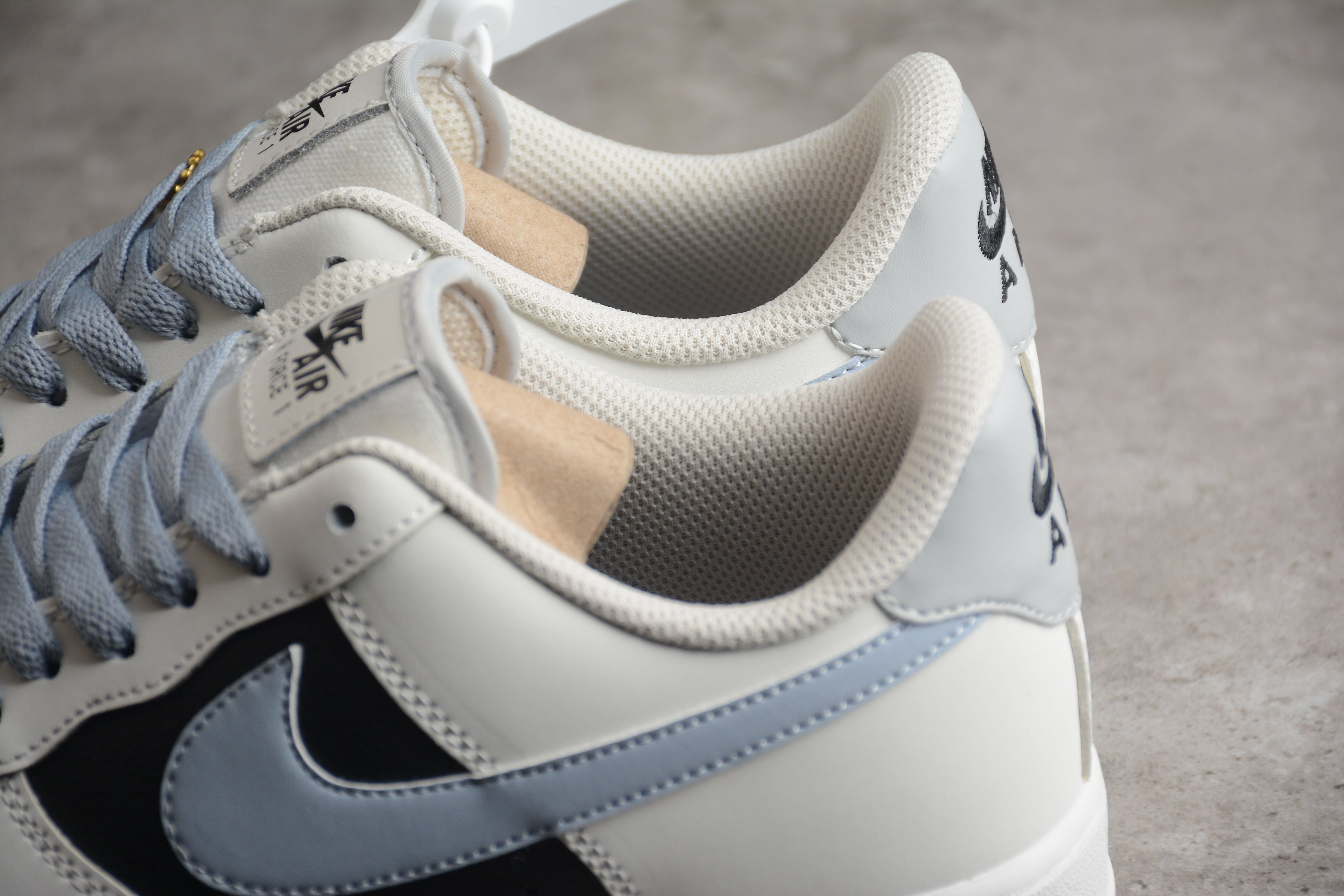 Nike Air Force One White / Black / Light Blue