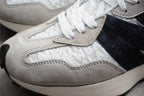 New Balance 327 Black / Grey