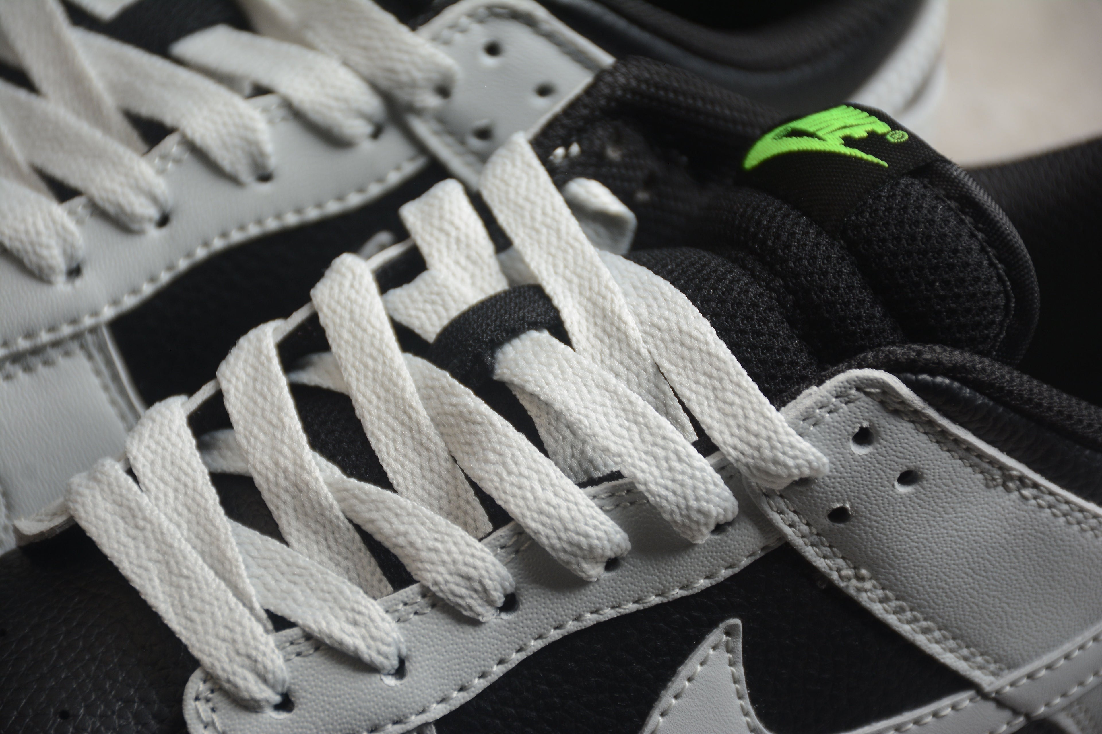 Nike Dunk Low SB Off-White / Black
