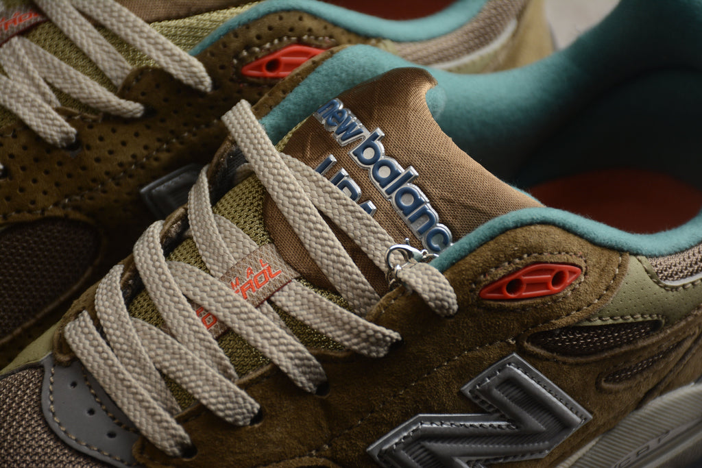New Balance V3 990 Brown