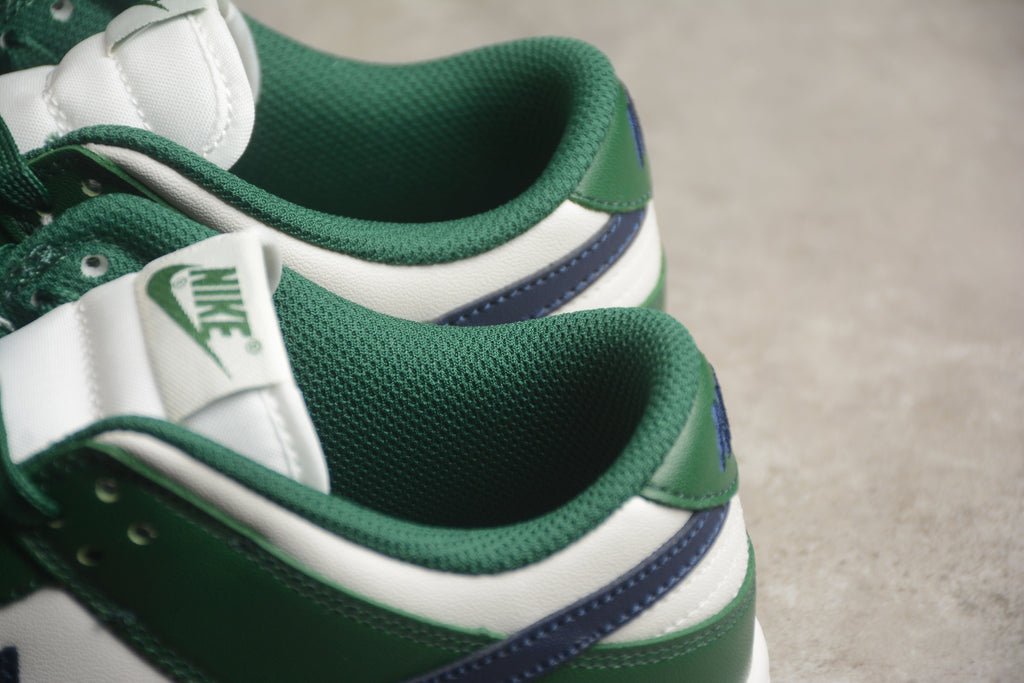 Nike Dunk Low SB Dark Green
