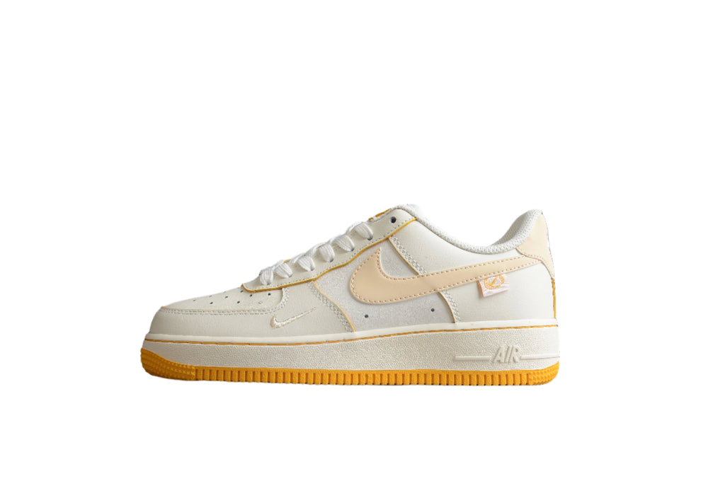 Nike Air Force One Light Orange