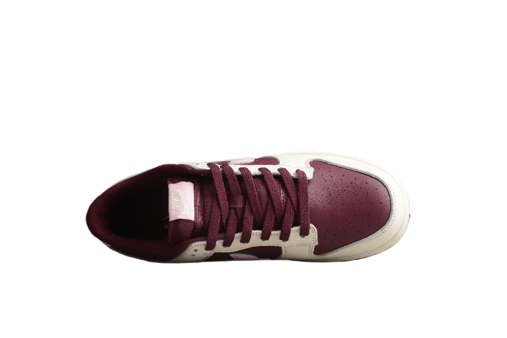 Nike Dunk Low  SB White / Burgundy / Pink