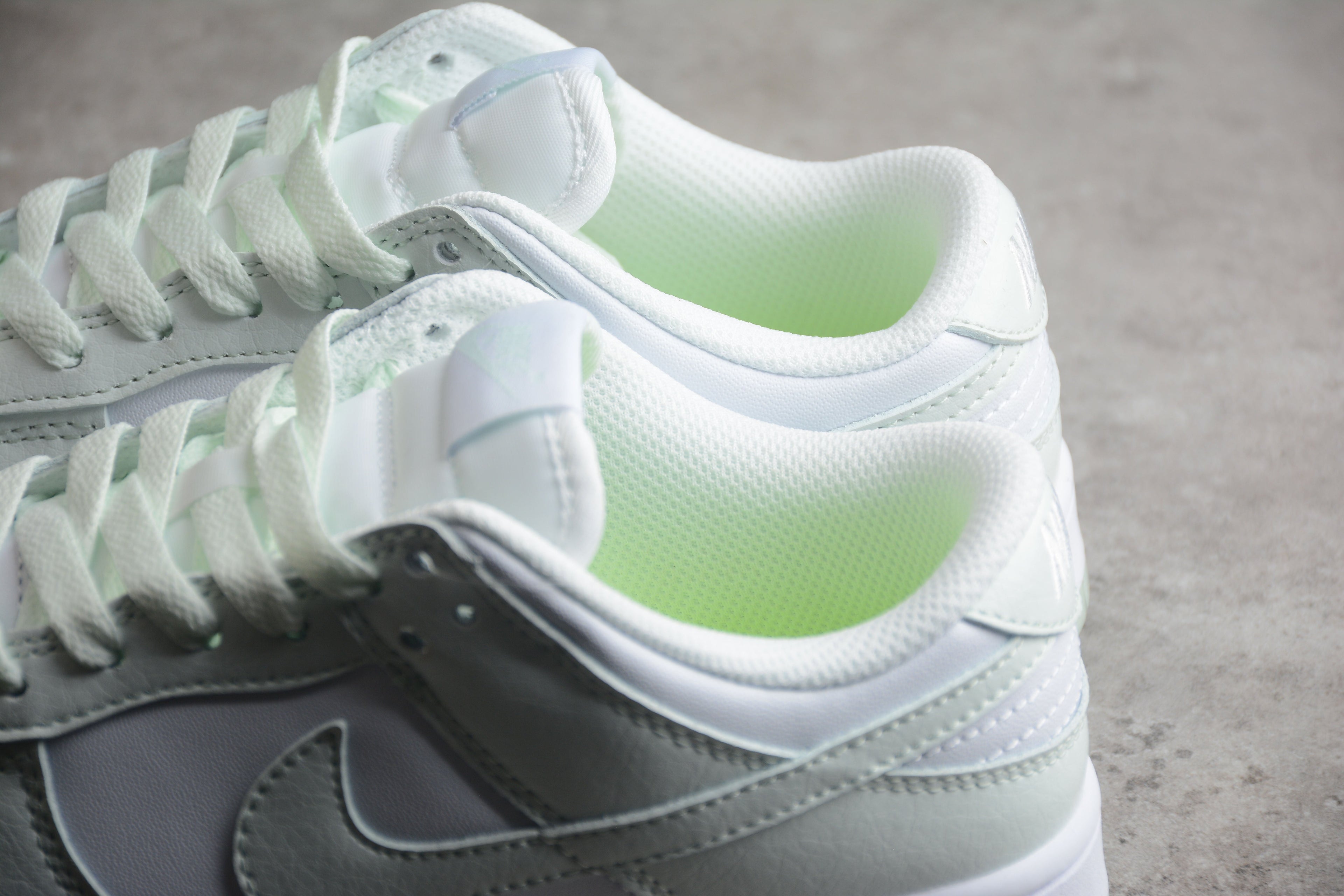 Nike Dunk Low SB Light Mint