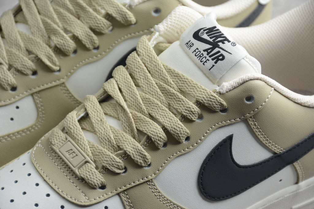 Nike Air Force One Team Gold / Black
