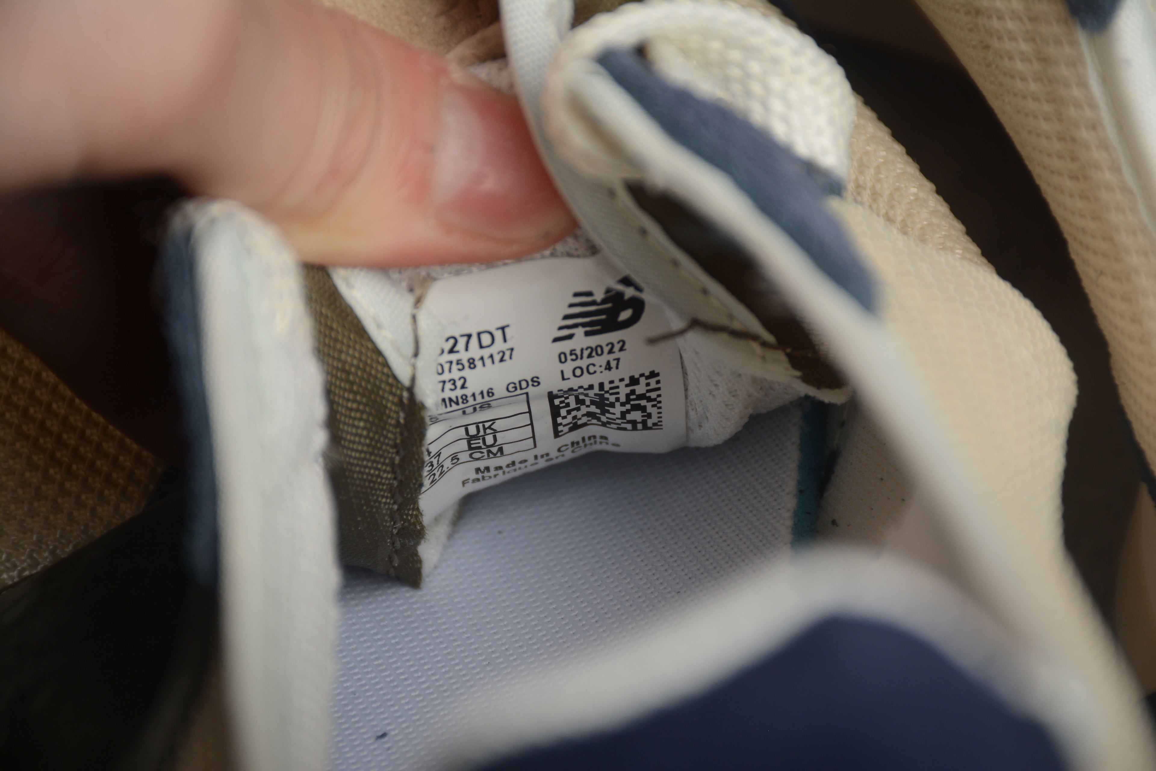 New Balance 327 Bone