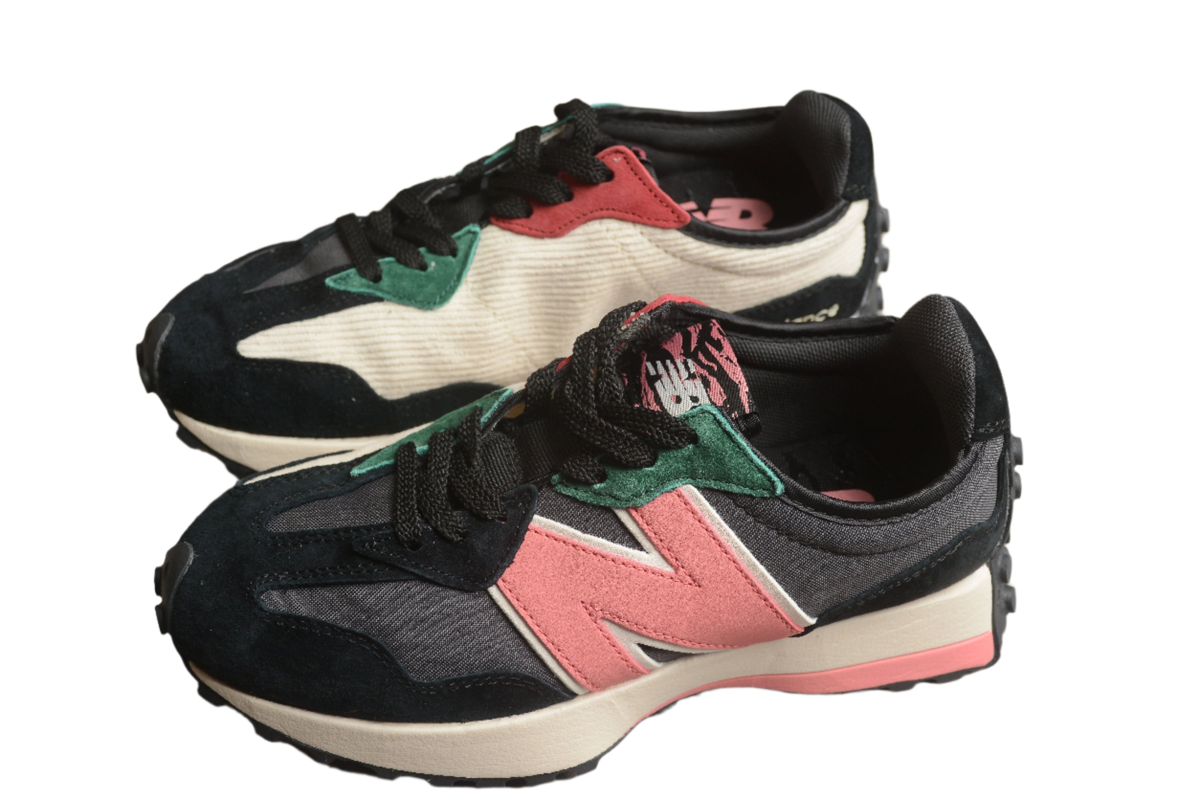 New Balance 327 Black / Pink