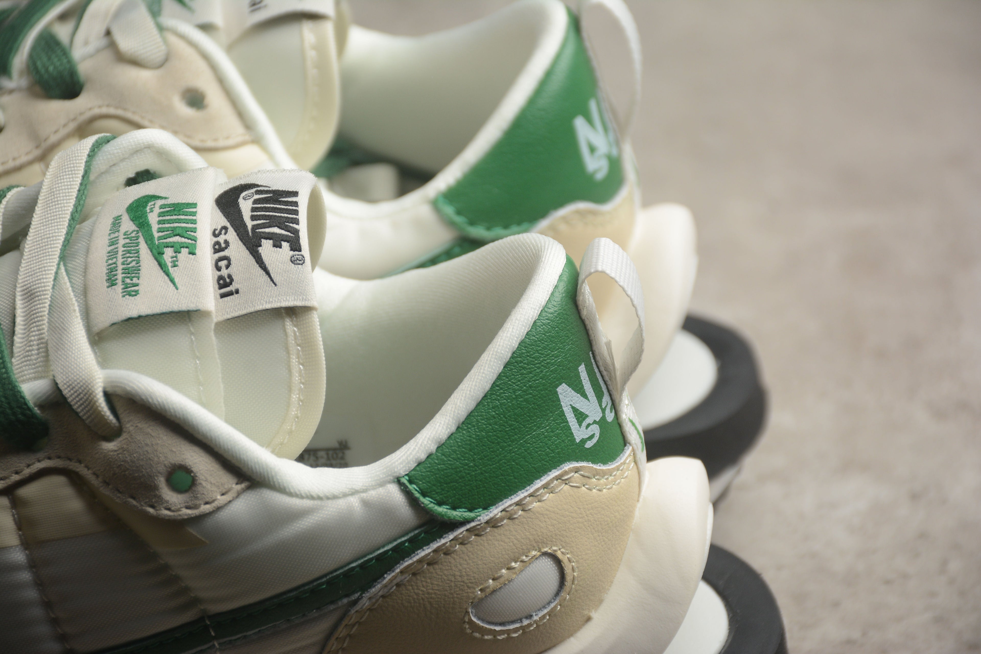 Nike x sacai VaporWaffle White / Green