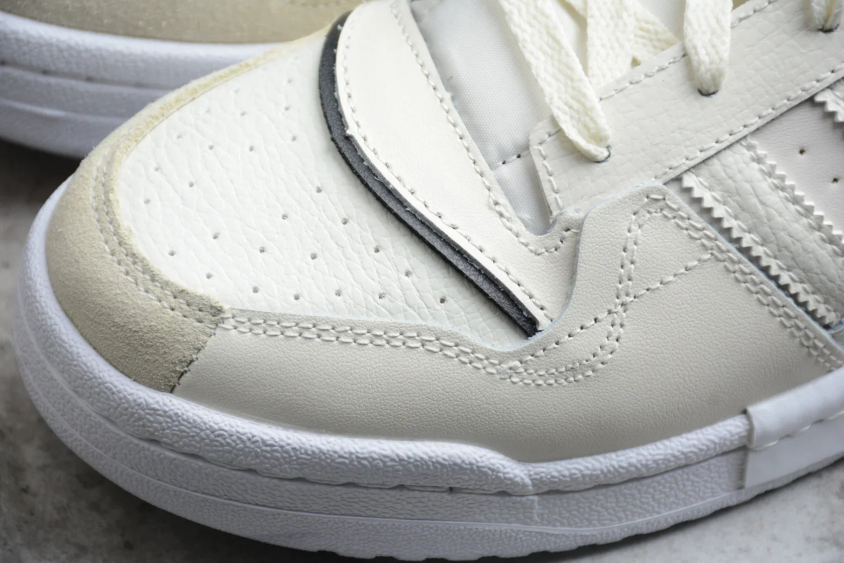 Adidas Forum Light Beige / Black