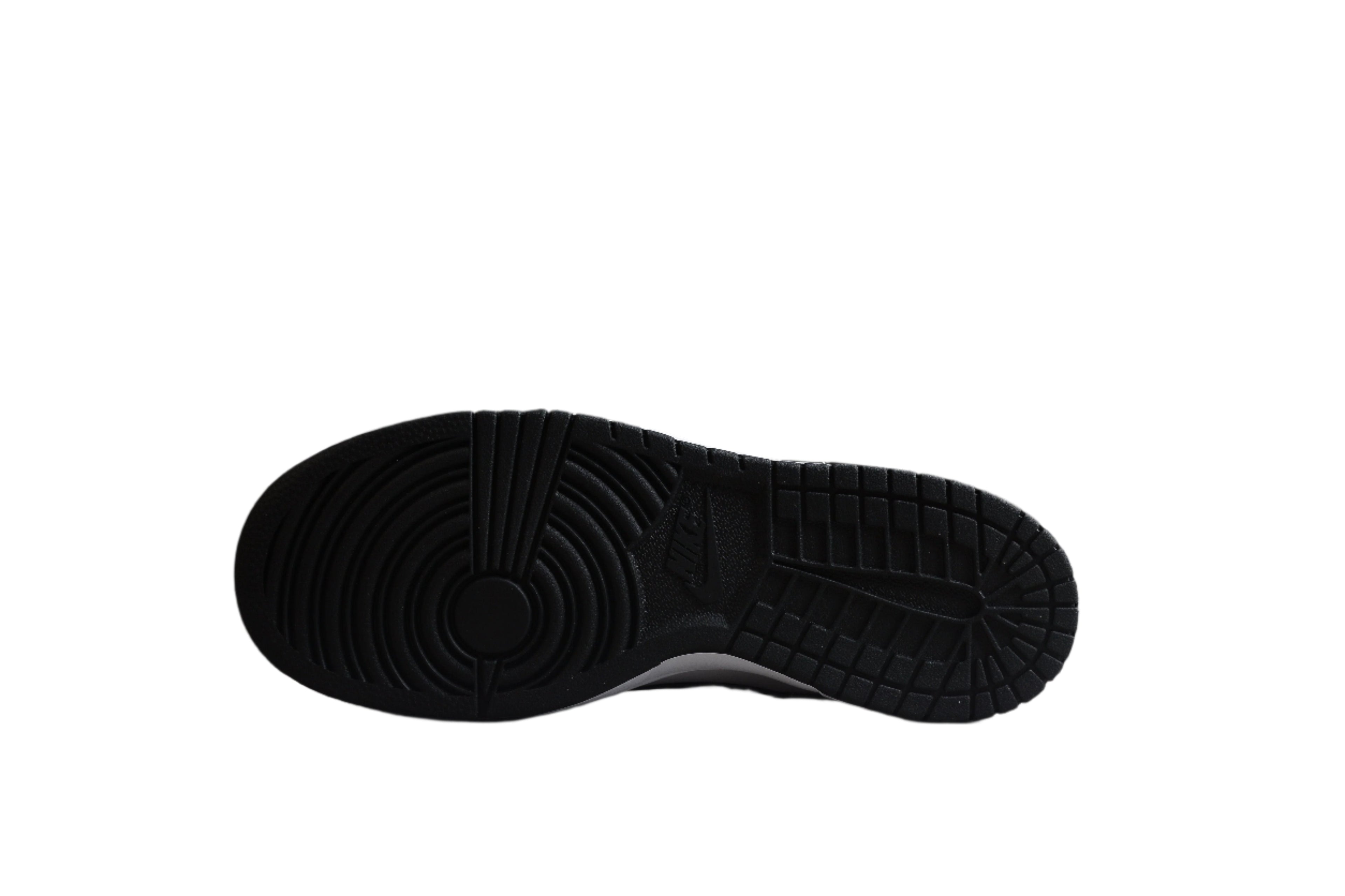 Nike Dunk Low SB Black / White