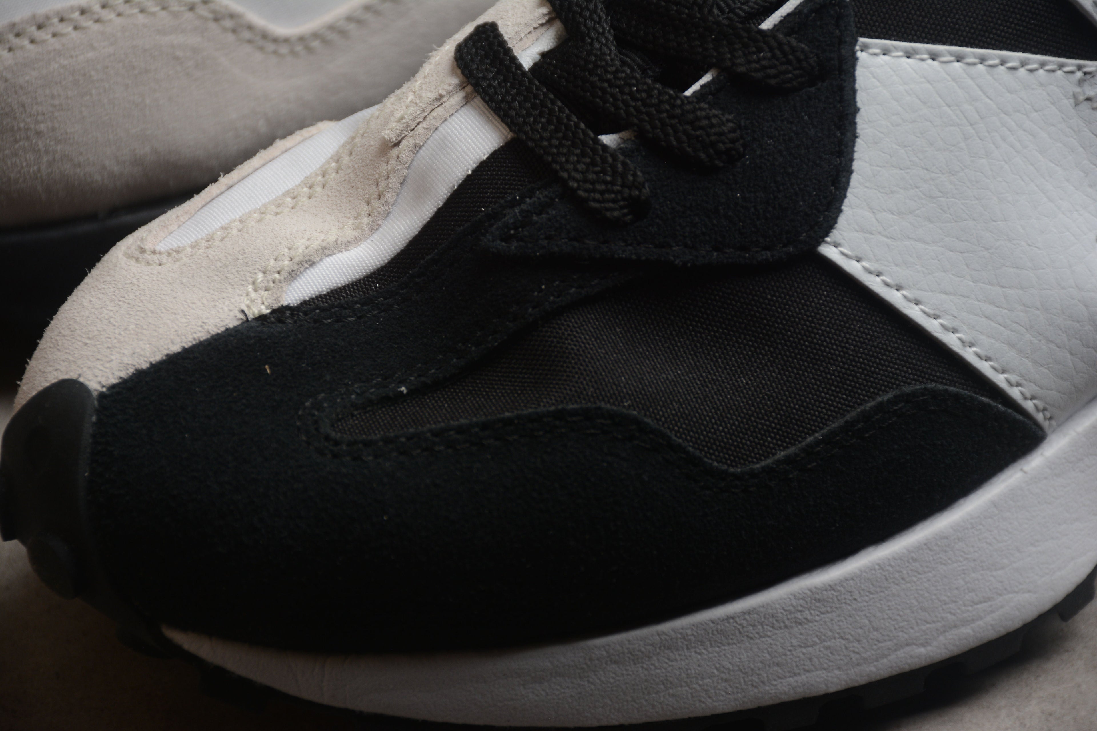 New Balance 327 Black