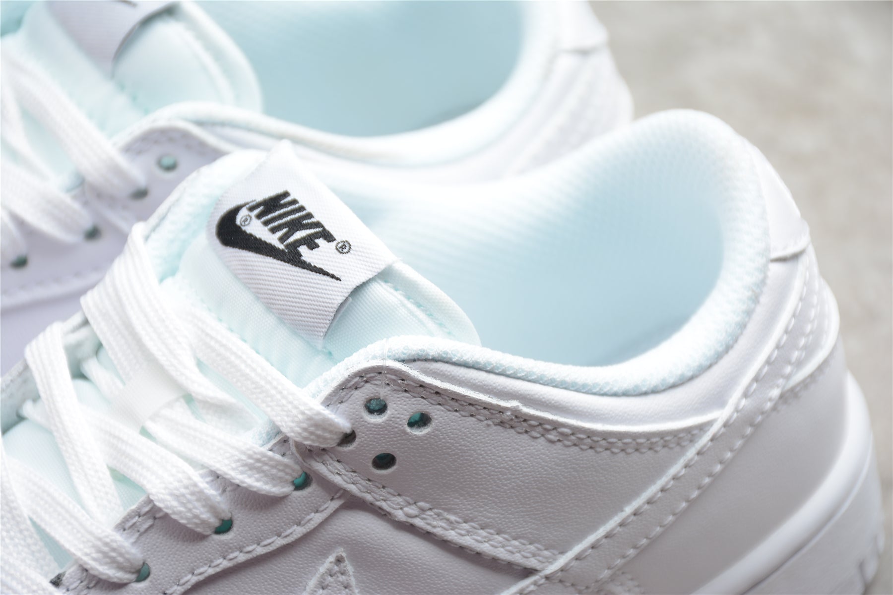 Nike Dunk Low  SB White