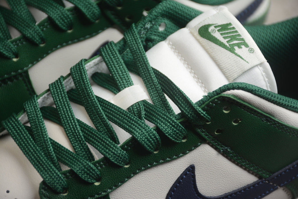 Nike Dunk Low SB Dark Green