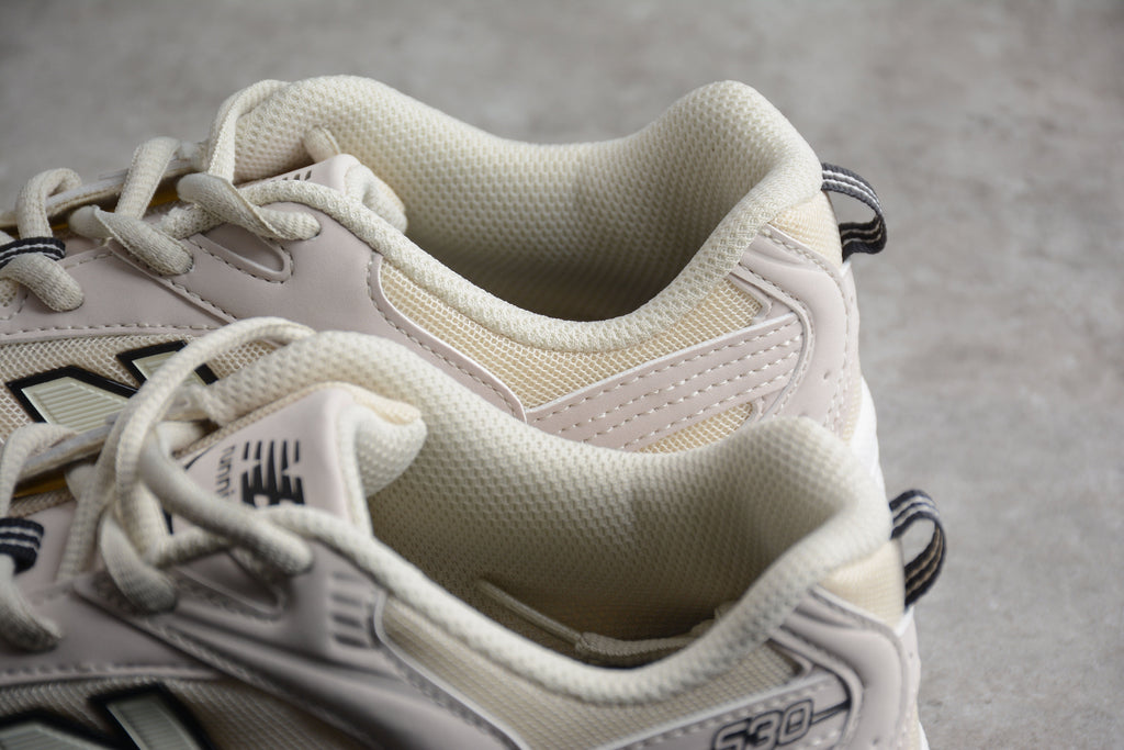 New Balance 530 Beige