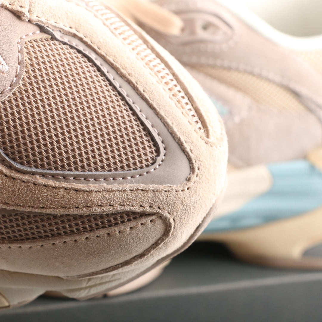 New Balance 9060 Ivory