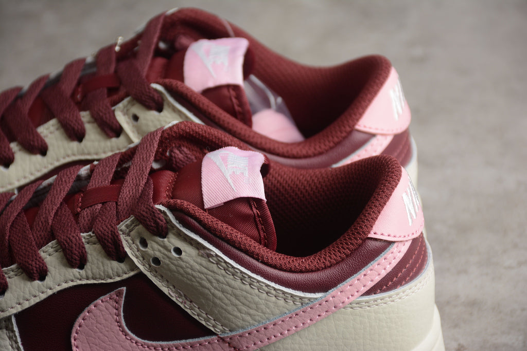 Nike Dunk Low  SB Burgundy / Pink