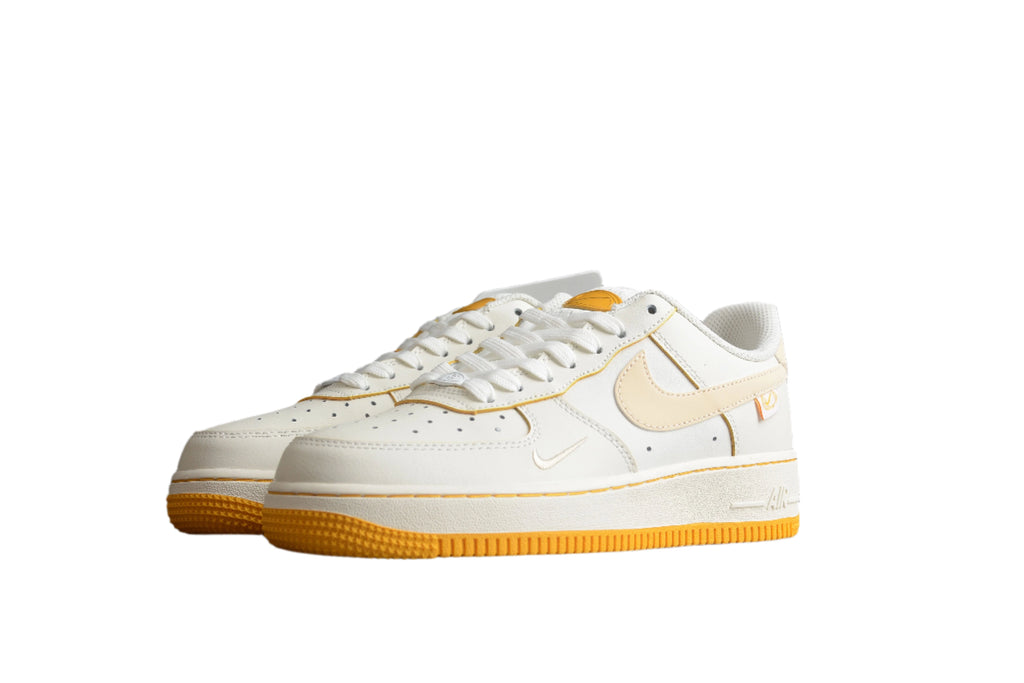Nike Air Force One Light Orange