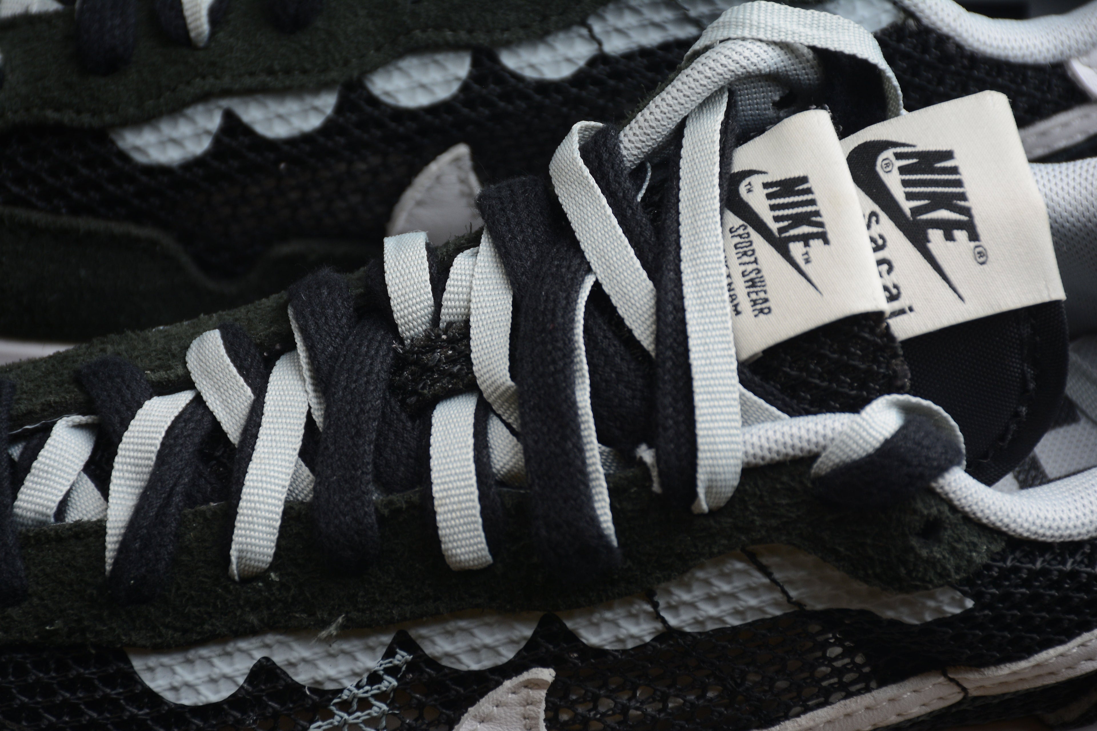 Nike x sacai VaporWaffle Black / White