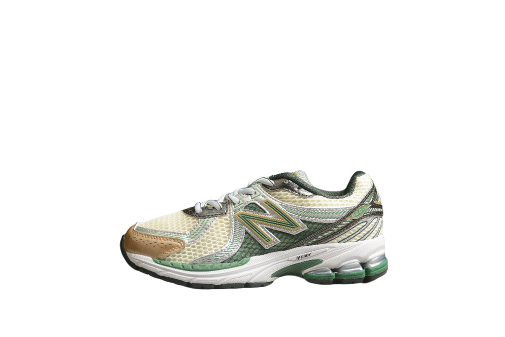 New Balance 860 Beige / Green