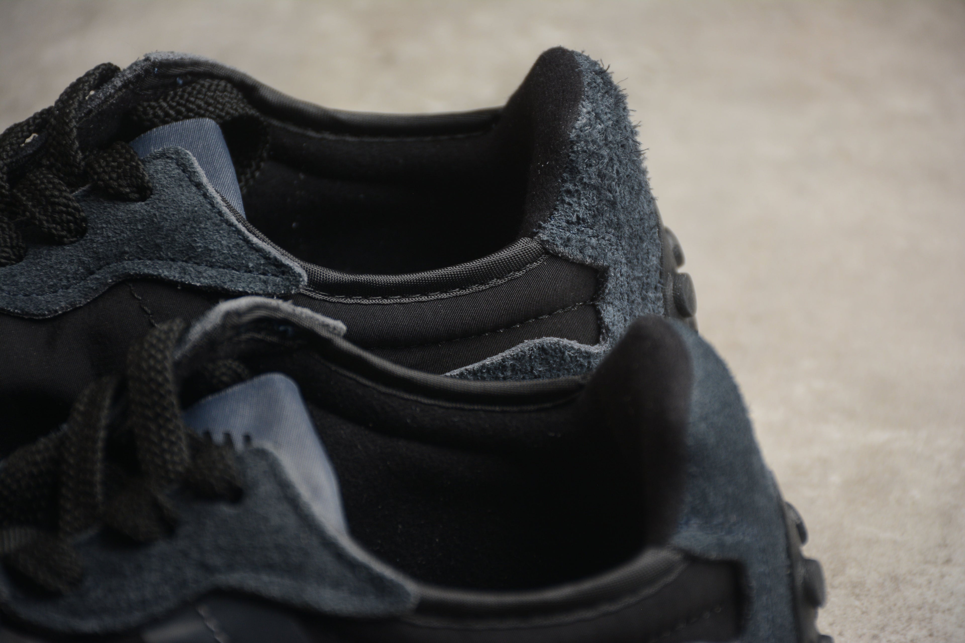 New Balance 327 Black
