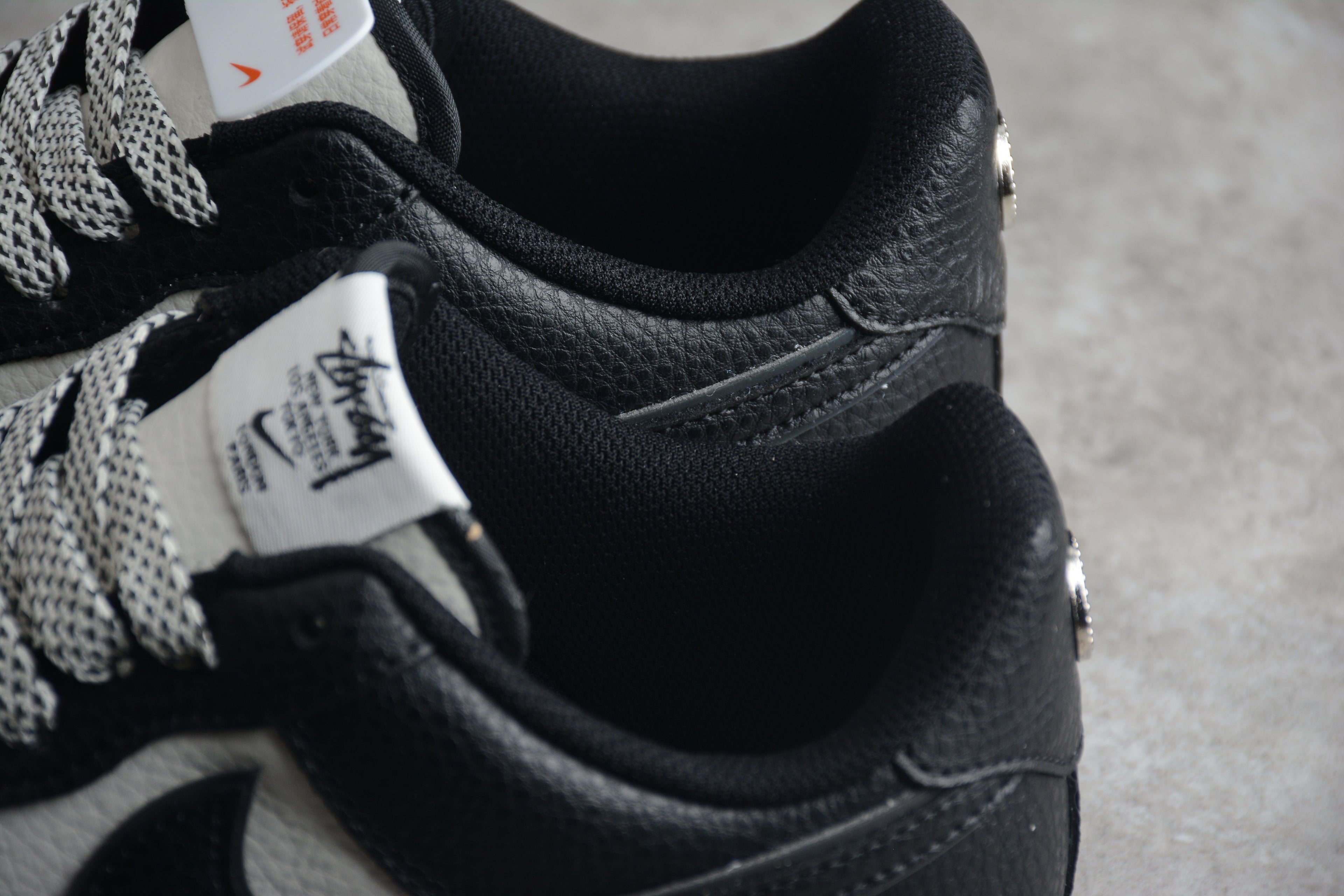 Nike Air Force One Black / White