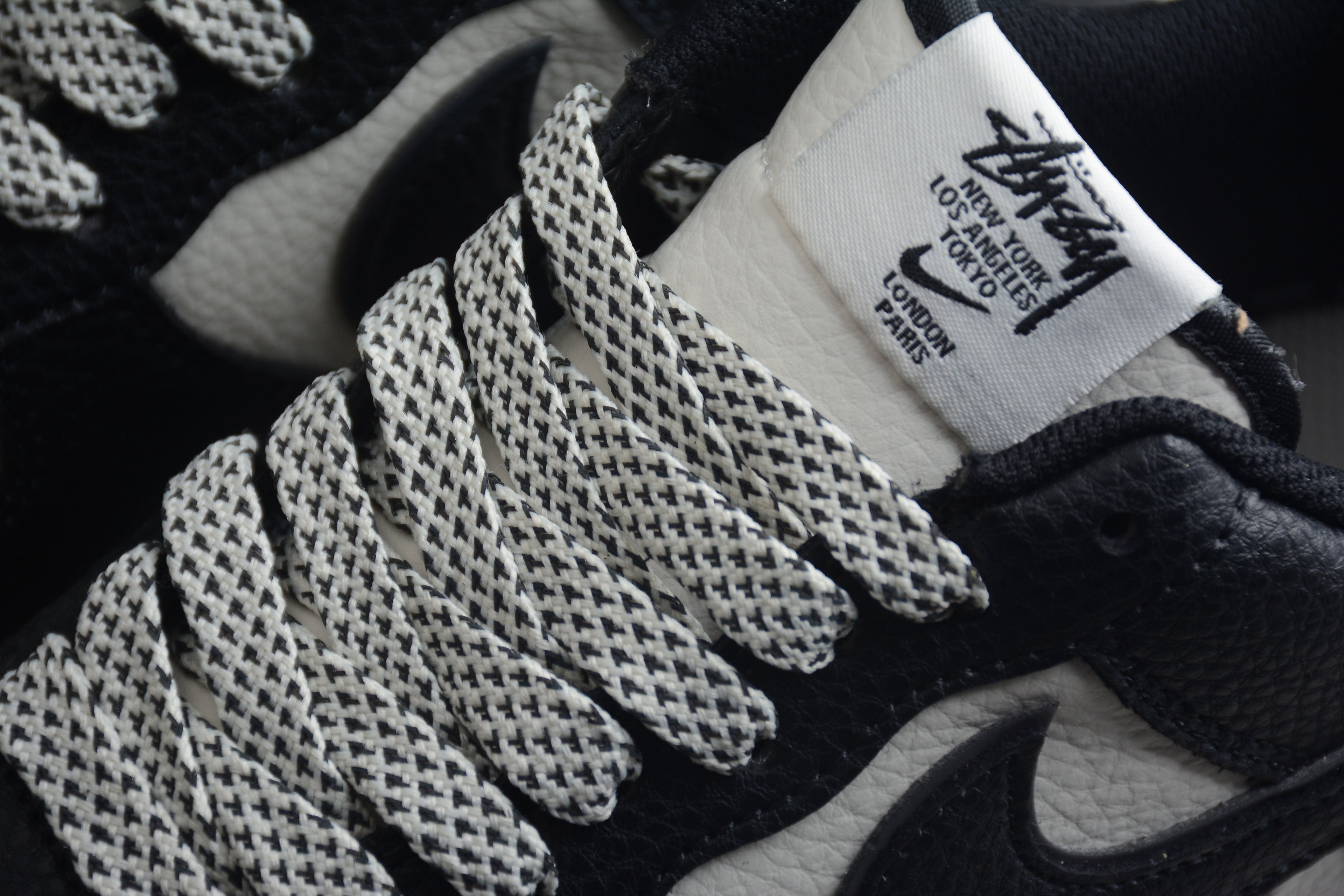 Nike Air Force One Black / White