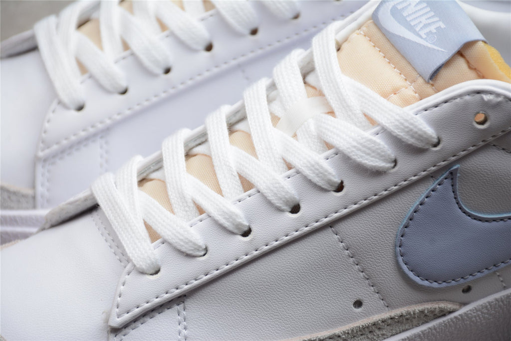 Nike Blazer Low White / Light Blue