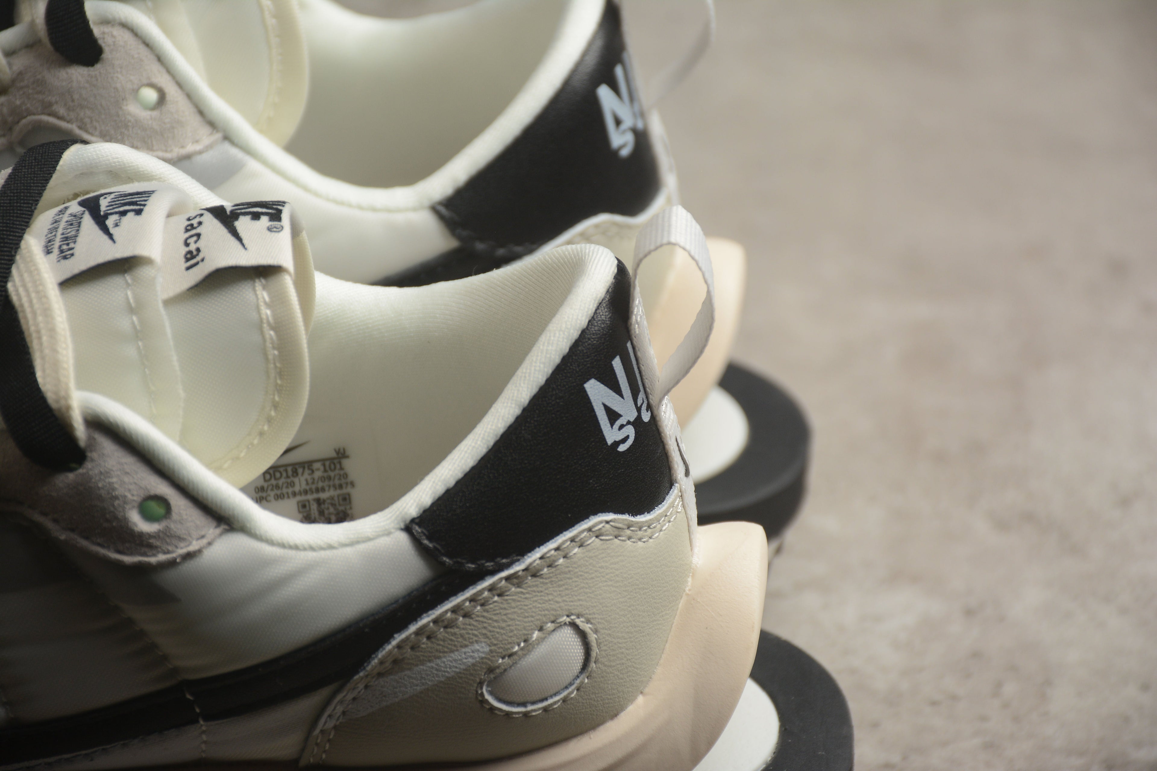 Nike x sacai VaporWaffle White / Black