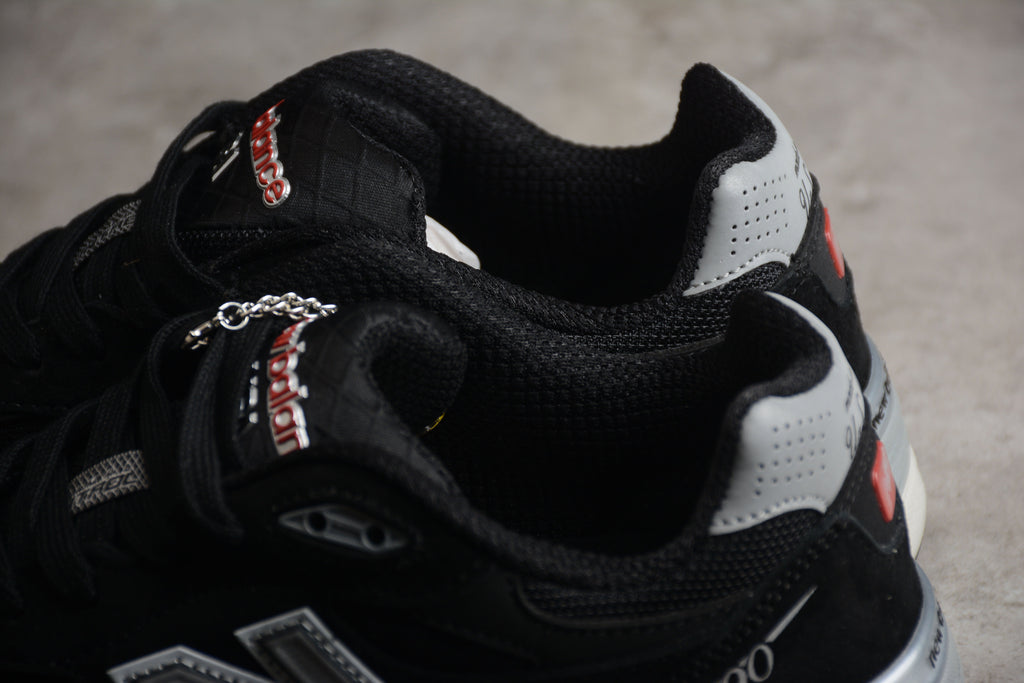 New Balance V3 990 Black