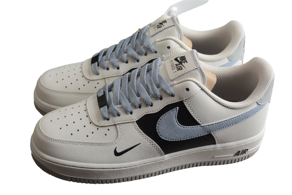 Nike Air Force One White / Black / Light Blue