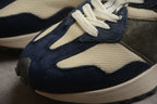 New Balance 327 Bone