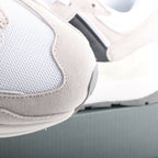 New Balance 5740 Sea Salt/Black